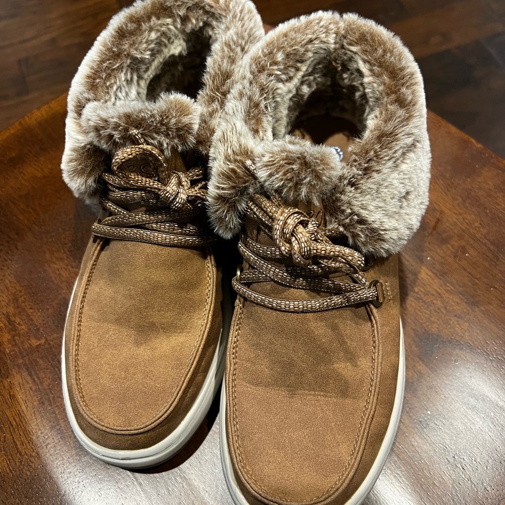 Cozy Fur-Lined Brown Boots